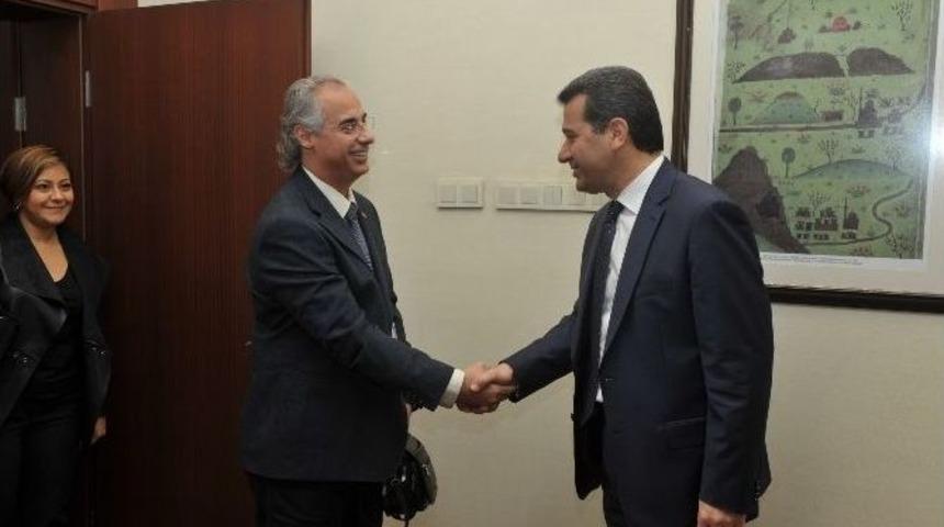 Diş Hekimleri Odası &Uuml;yeleri Vali &Ccedil;elik&rsquo;i Ziyaret Etti