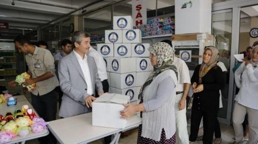 Şahinbey Belediyesi 67 Ton 300 Kilogram Gl&uuml;tensiz Un Dağıttı