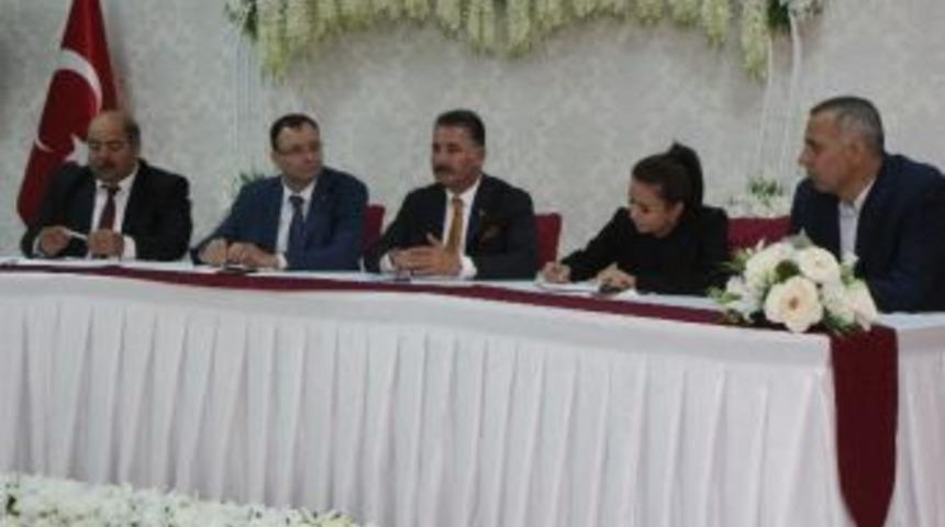 Başkan Tuna, Tekstil Sekt&ouml;r&uuml; Temsilcileriyle Bir Araya Geldi