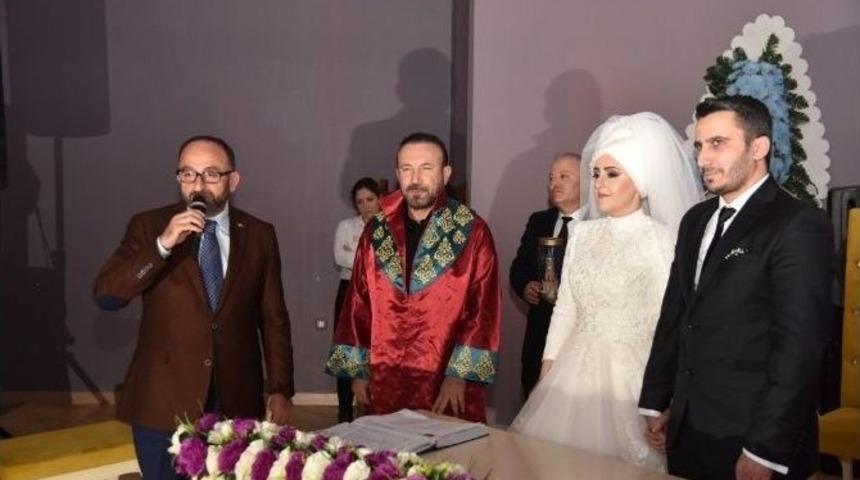 Başkan &Uuml;z&uuml;lmez, Hemşehrileriyle Bir Araya Geldi