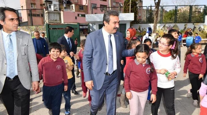 &Ccedil;etin, Atat&uuml;rk B&uuml;st&uuml;n&uuml;n A&ccedil;ılışını Yaptı