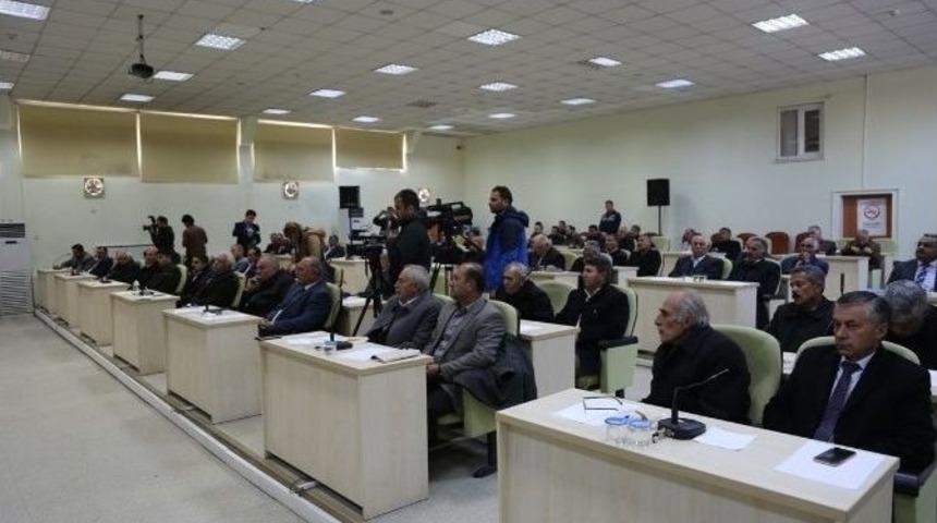 Vali Taşyapan Muhtarlarla Bir Araya Geldi