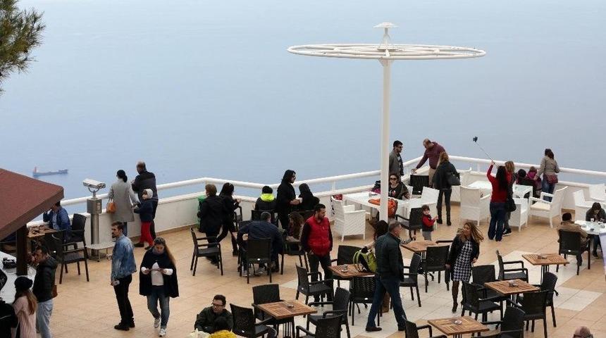 T&uuml;nektepe&rsquo;ye 3 Haftada 25 Bin Kişi &Ccedil;ıktı