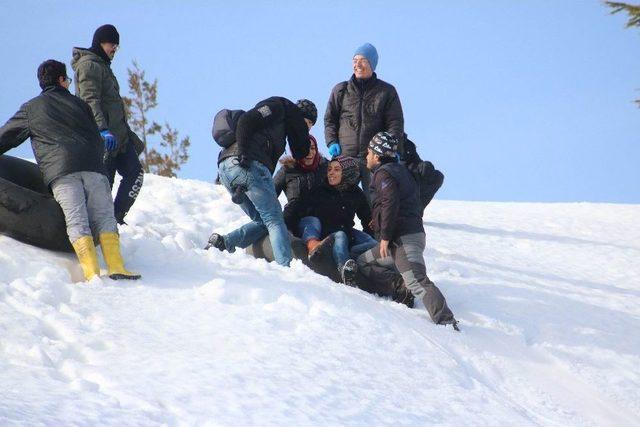 Gen&ccedil;lerin Karda Kayma Keyfi 1