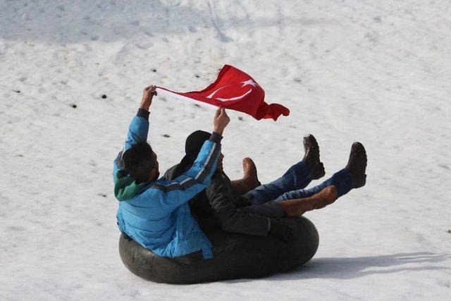 Gen&ccedil;lerin Karda Kayma Keyfi 2