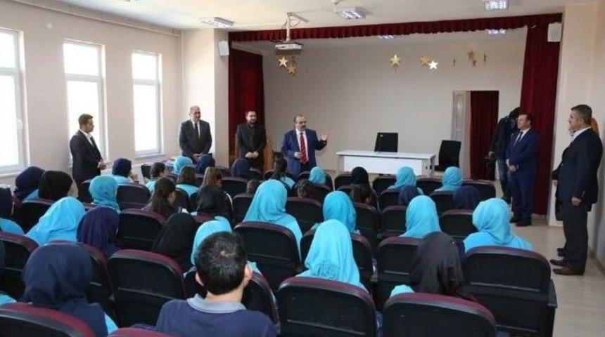 Vali İsmail Ustaoğlu, Teog&rsquo;a Girecek &Ouml;ğrencilerle Buluştu