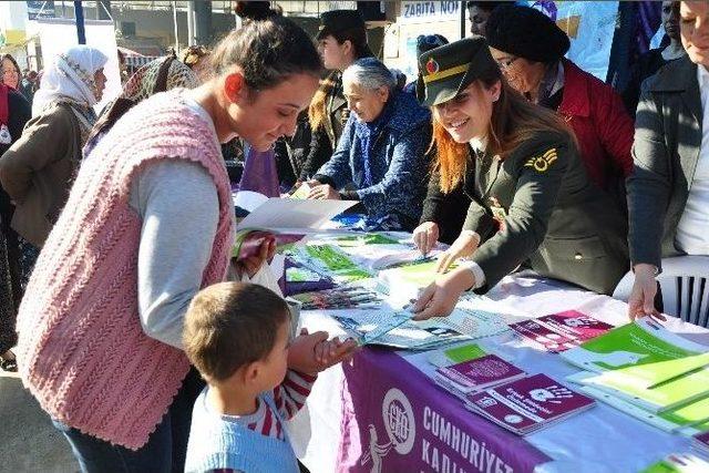 Milas’ta Jandarma Ve Kadınlar El Ele