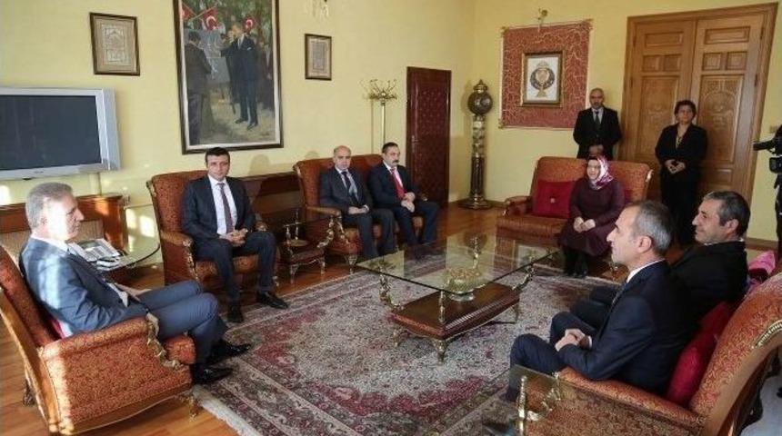 &Ouml;ğretmenlerden, Vali G&uuml;l&rsquo;e Ziyaret