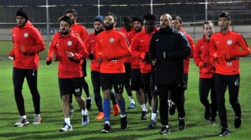 &Ccedil;aykur Rizespor&rsquo;Da Fenerbah&ccedil;e Mesaisi Başladı