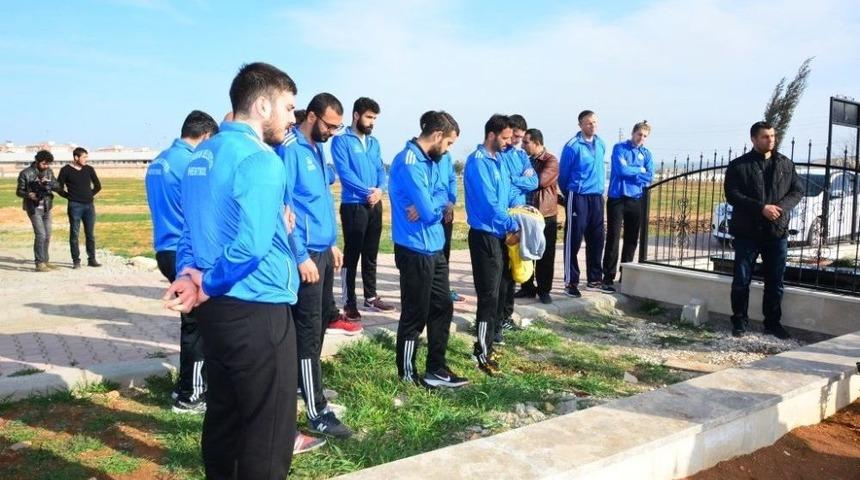 Merhum Hentbolcular Mezarları Başında Anıldı