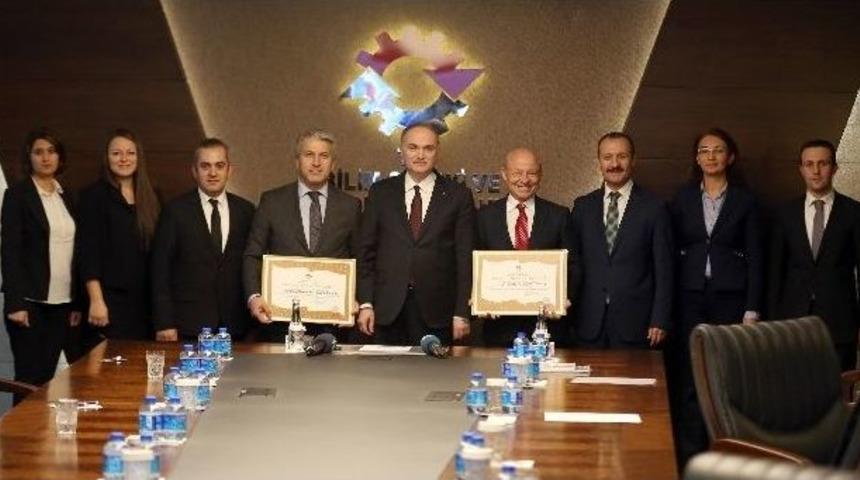 Bakan &Ouml;zl&uuml;: &ldquo;sizlerin &Ouml;rnek Olduğunuzu D&uuml;ş&uuml;n&uuml;yorum&rdquo;