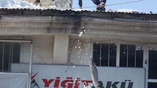 Cemre Düşmesi İle Isınan Havalar Vatandaşı Damlara Çıkardı