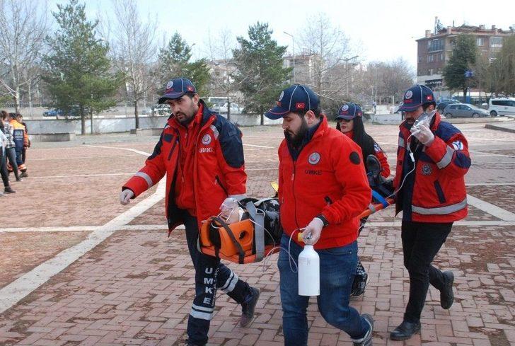 Tokat’ta Okulda Deprem Tatbikatı G5