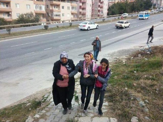 Oğlunun Öldüğü Kaza Yerine Giden Anne Gözyaşı Döktü