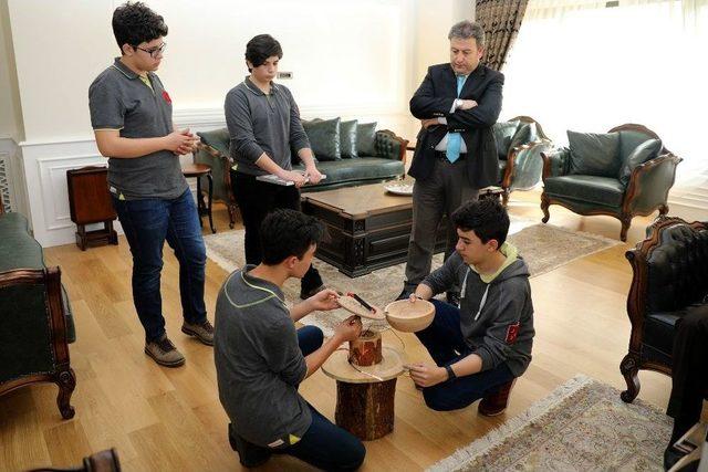 Genç Mucitlerden Doğal Isıtmalı Kedi Evi Ve Otomatik Kuşyemliği