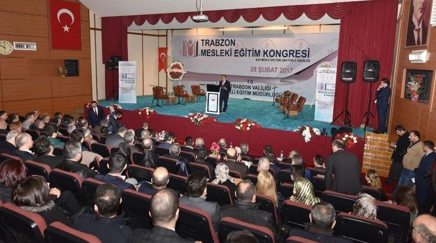 Hacısalihoğlu : "t&uuml;rkiye&rsquo;de İş Arayanların Y&uuml;zde 35&rsquo;i Niteliksiz Eleman"