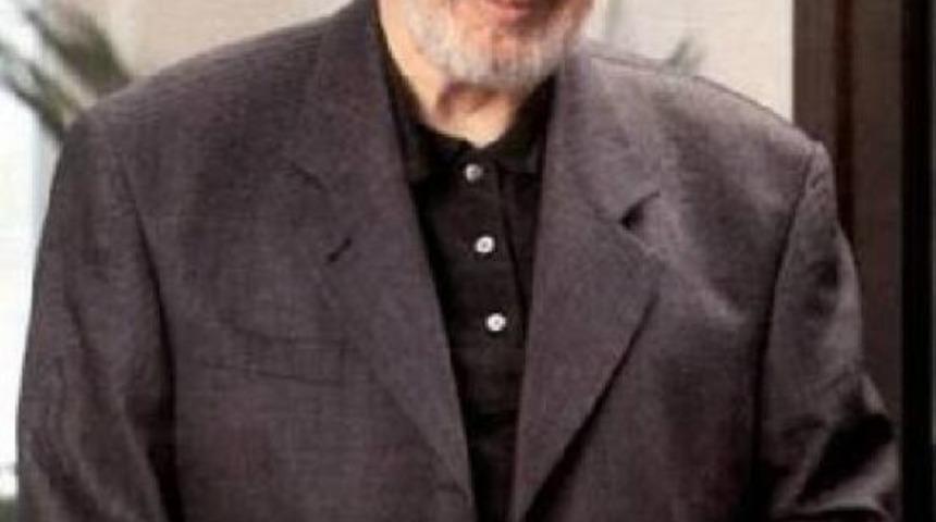 T&uuml;rkiye&rsquo;Nin "bisk&uuml;vici Dedesi" Sabri &Uuml;lker&rsquo;In Hayat Hikayesi Dijitalde