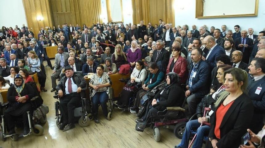 Kılı&ccedil;daroğlu&rsquo;ndan Suriyelilere Vatandaşlık Verilmesi Ve Rakka Konusunda Referandum &Ccedil;ağrısı