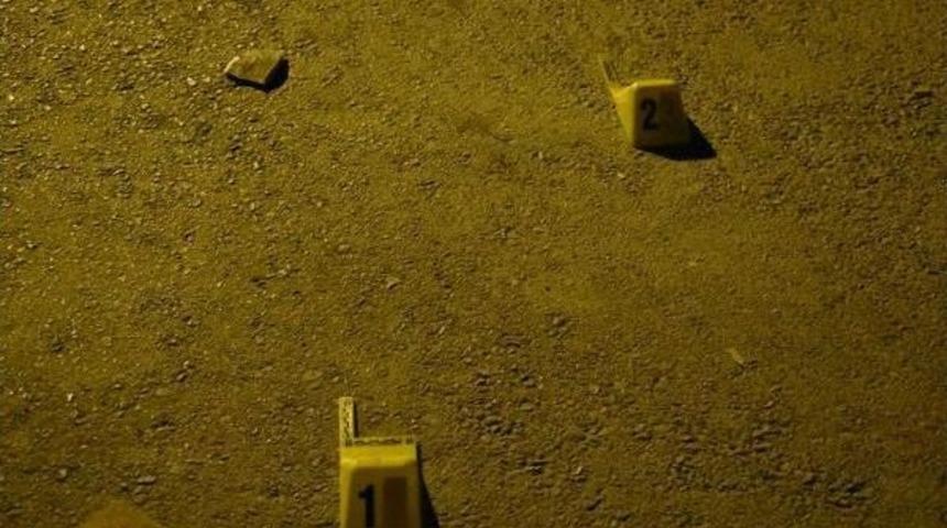 Ak Parti Il&ccedil;e Binasına Silahlı Saldırı