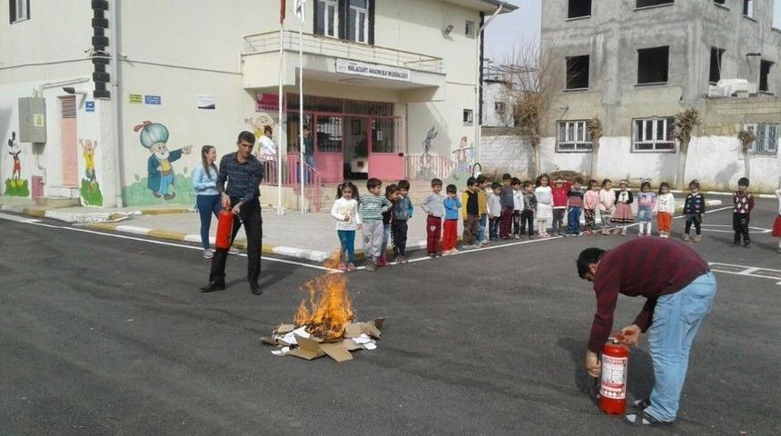 Malazgirt Anaokulunda Yangın Ve Deprem Tatbikatı Yapıldı
