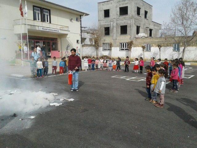 Malazgirt Anaokulunda Yangın Ve Deprem Tatbikatı Yapıldı