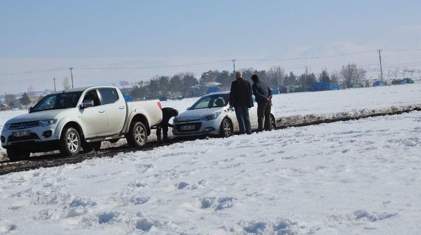 Olimpik Y&uuml;zme Havuzu&rsquo;nun Yolu &Ccedil;ile Dolu