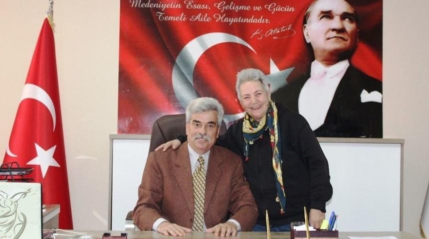 Yoksulun Aydın Babası&rsquo;na Şefkatli Taziye