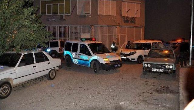 Polisin Dur İhtarına Uymayan 2 Kişi Yakalandı