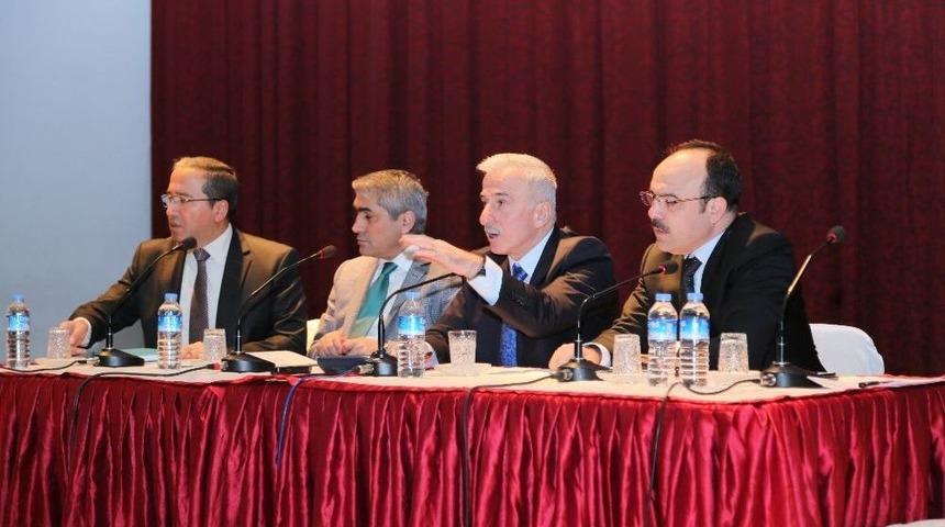 Vali Kam&ccedil;ı Halk Toplantısı Yaptı