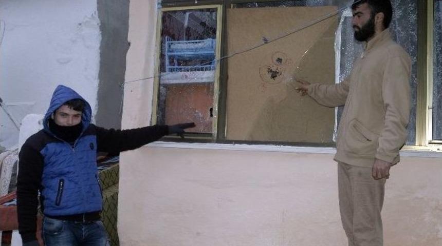 Silahlı Saldırganlar Dehşet Sa&ccedil;tı