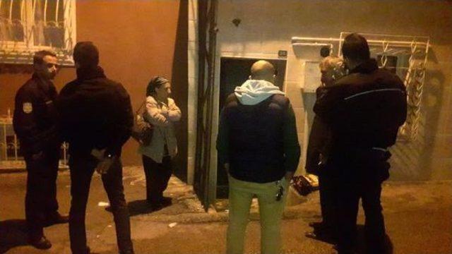 Annesinin Cesediyle Aynı Odada 3 Hafta Yaşadı 1