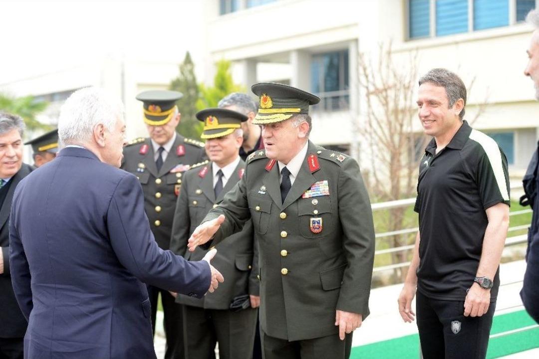 Tuğgeneral Ahmet Hacıoğlu&rsquo;ndan Bursaspor&rsquo;a Ziyaret