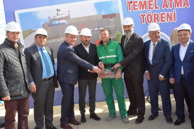 İzmit Belediyesinin Yaptırdığı Aquaparkın Temeli Atıldı