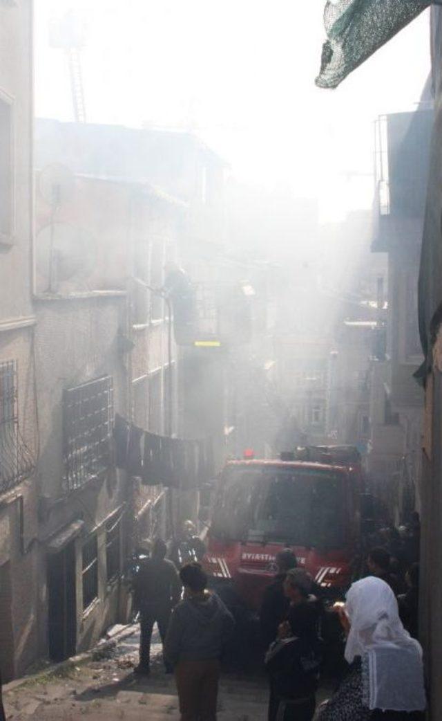 Beyoğlu’nda Yangın Paniği