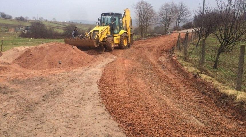 K&ouml;rfez&rsquo;de K&ouml;y Yollarına Bakım Yapıldı