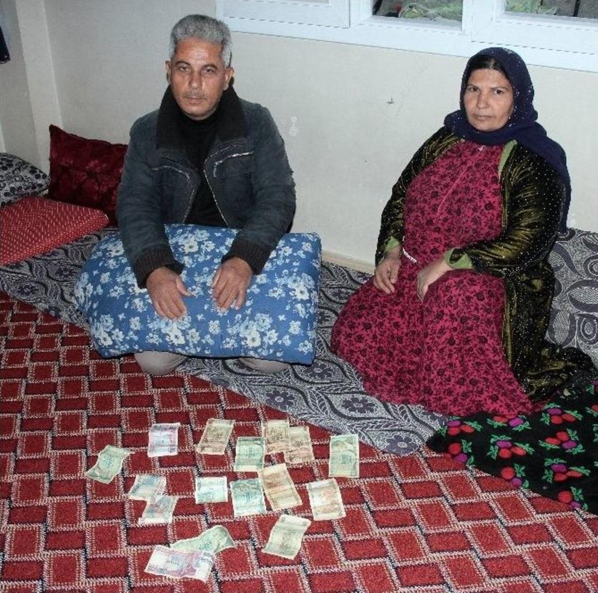 (&ouml;zel Haber) 6 Yıl &Ouml;nce &Ouml;len Annesinin Yastığından Milyonlar &Ccedil;ıktı