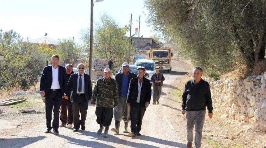 Silifke Belediyesi Mahallelerde Girmedik Sokak Bırakmıyor