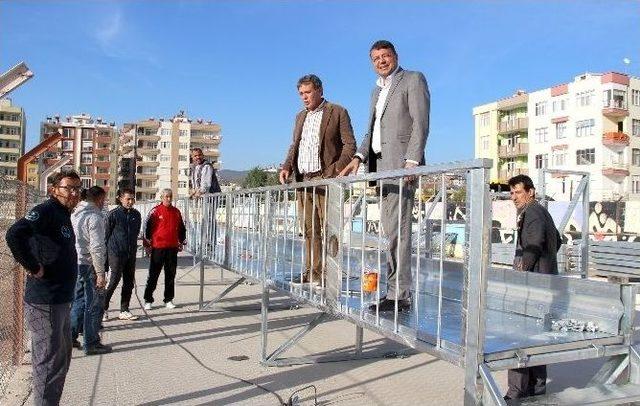 Silifke Şehir Stadyumu’nda 400 Kişilik İlave Tribün Çalışması Başladı