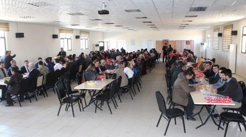 Samsat&rsquo;ta &Ouml;ğretmenler Yemekte Bir Araya Geldi