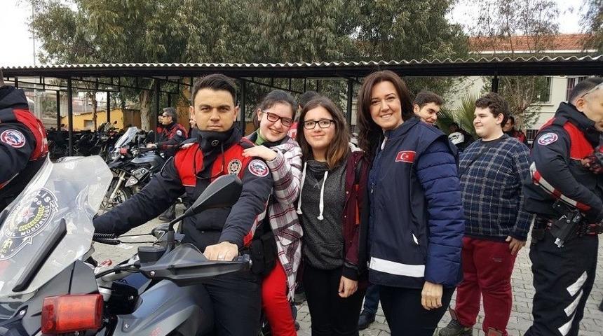 G&ouml;rme Engelli &Ouml;ğrenciler Yunus Ekipleriyle Gezdi