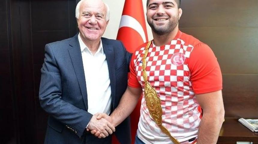 Asat G&uuml;reş&ccedil;isinin B&uuml;y&uuml;k Başarısı