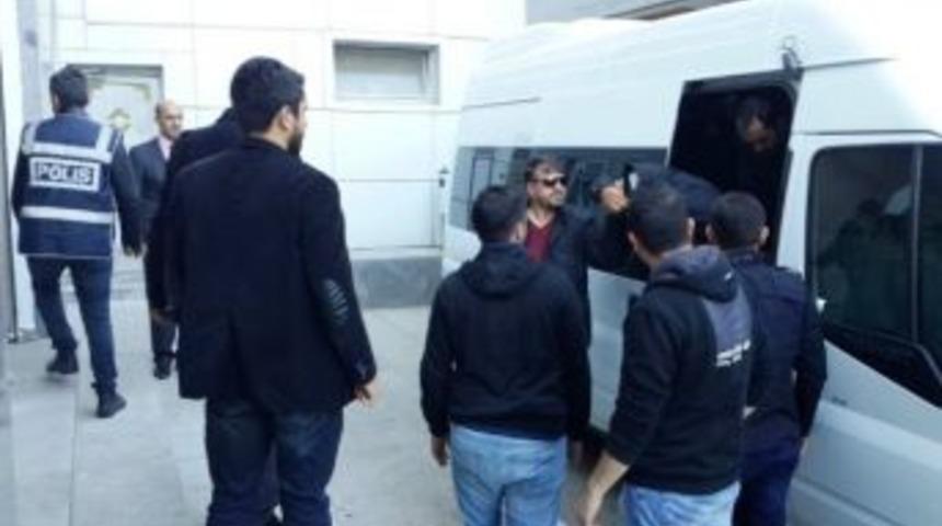 Cinayet Ş&uuml;phelisi 9 Şahıstan 2&rsquo;si Tutuklandı