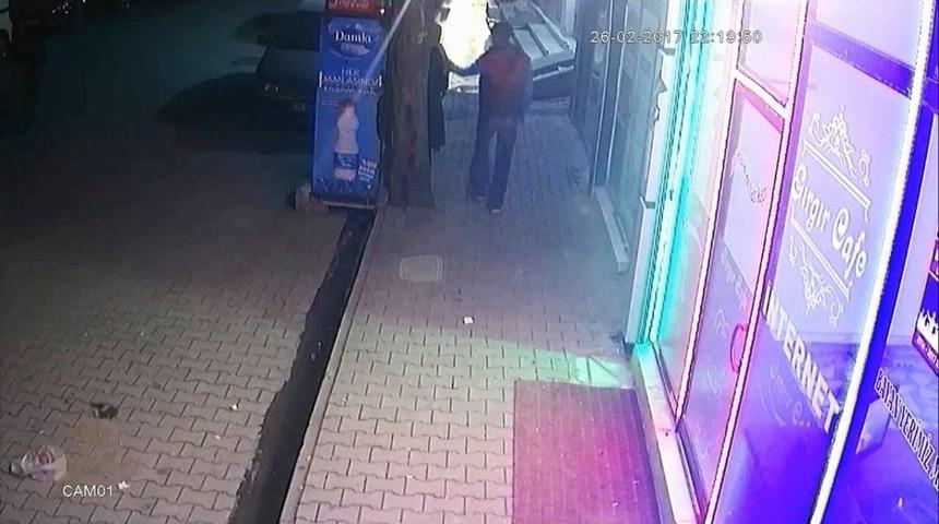 Batman&rsquo;da Kapka&ccedil; Anı G&uuml;venlik Kamerasına Yansıdı