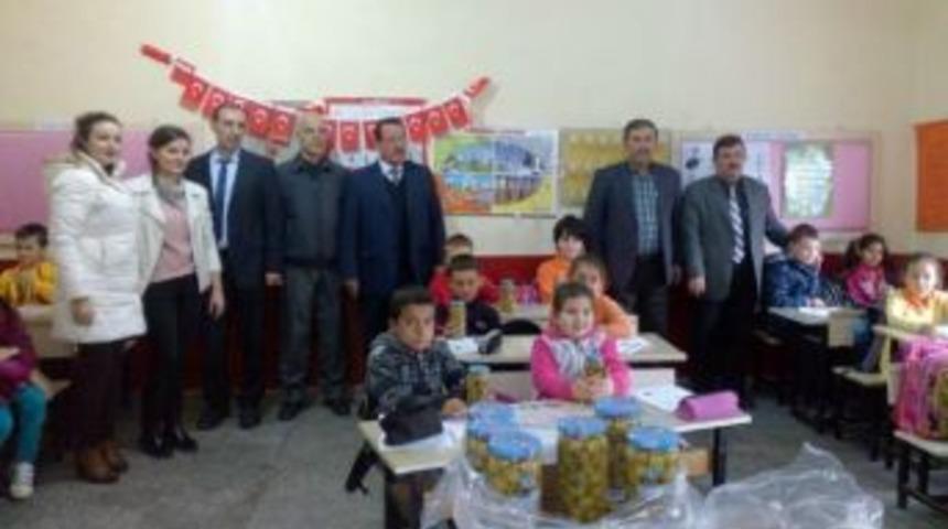 Marmarabirlik M&uuml;refte Kooperatifinden Miniklere Zeytin