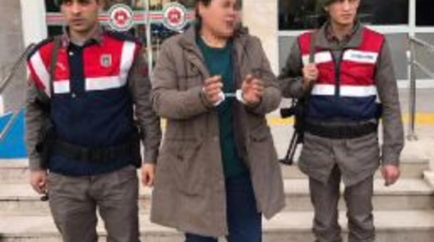 Ak Parti Afişini Asan Kadına 'bı&ccedil;aklı Tehditten' 1 Yıl 8 Ay Hapis