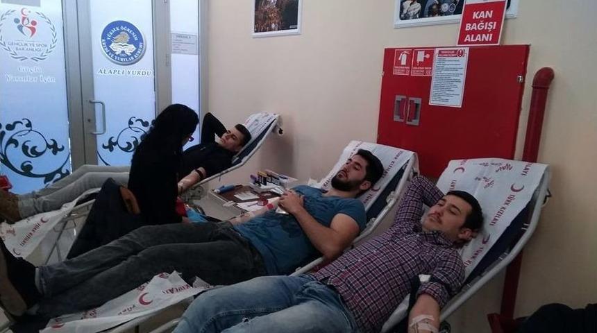Kyk Alaplı &Ouml;ğrenci Yurdundan Kan Bağışı