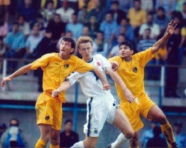 Fenerbah&ccedil;e&rsquo;nin Eski İsmi Amat&ouml;r Ligde Oynuyor 2