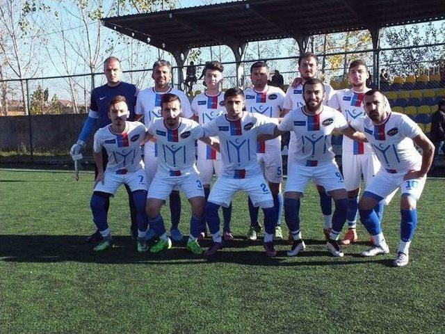 Fenerbah&ccedil;e&rsquo;nin Eski İsmi Amat&ouml;r Ligde Oynuyor 3