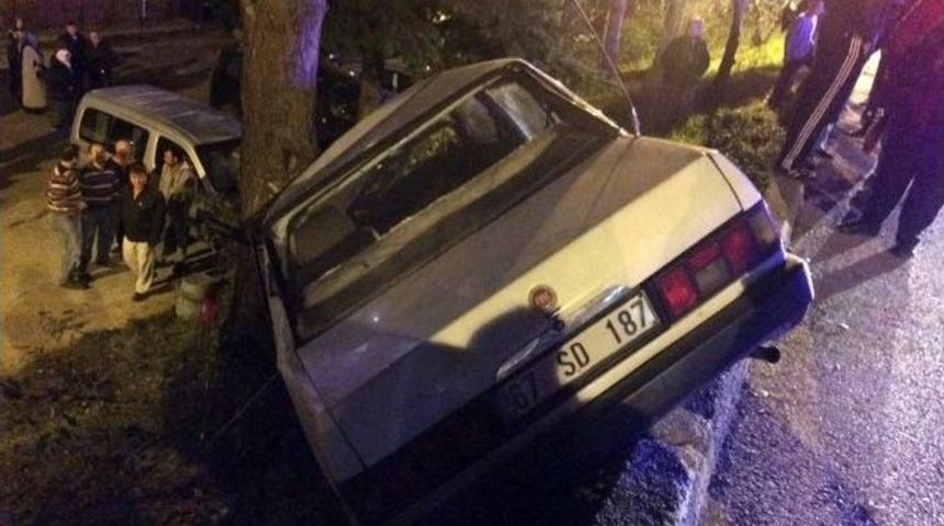 Zonguldak&rsquo;ta Karşıya Ge&ccedil;mek İsteyen Gence Otomobil &Ccedil;arptı: 2 Yaralı