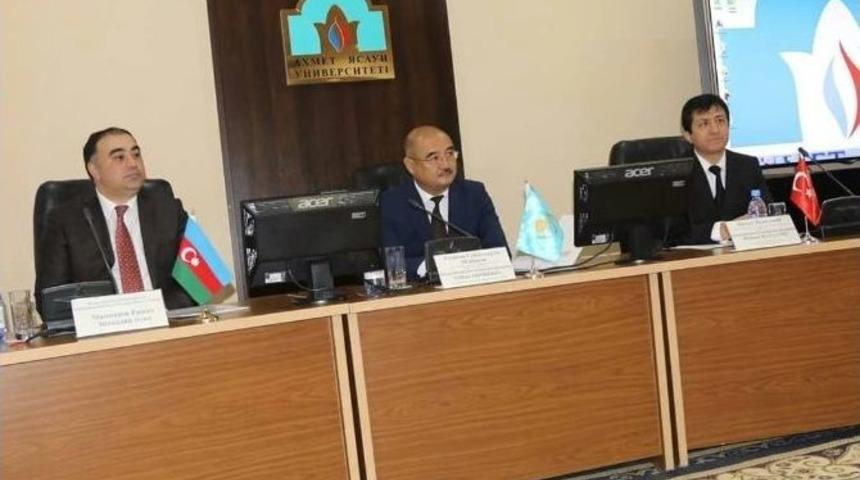Azerbaycan B&uuml;y&uuml;kel&ccedil;isi, Ahmet Yesevi &Uuml;niversitesinde